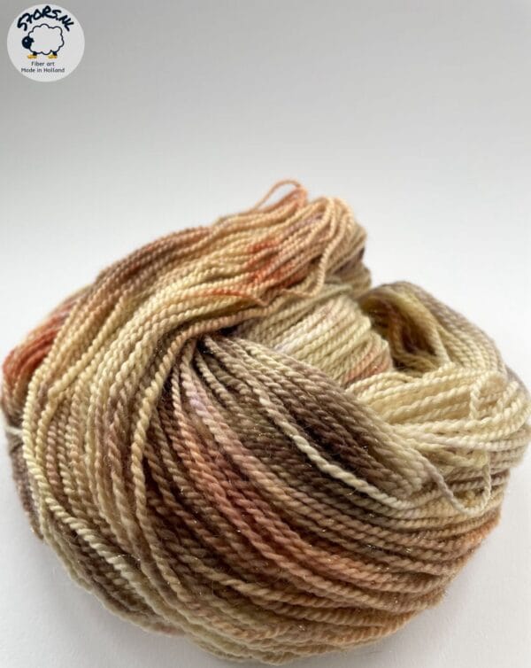 Handgeverfd sokkengaren garen. Superwash Merino, nylon en stellina glitter. Muad'dib'.