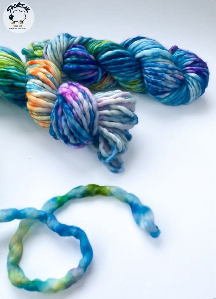 il_fullxfull.6064546199_h9x8.jpg Summersky - bulky merino yarn with sunny speckles