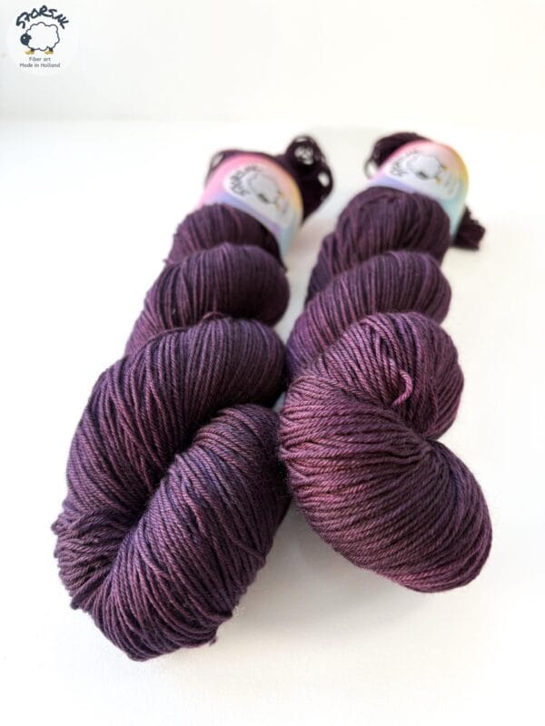 Semi solid superwash Merino yarn. ‘Aubergine’.