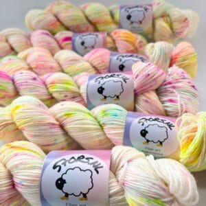 Handgeverfd Merino garen "Neon Speckles".