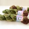 A21DEE6B-1DBA-4729-AA6D-D273B8663B49 Avocadosoep – zachtgroen merino sok- of DK-garen