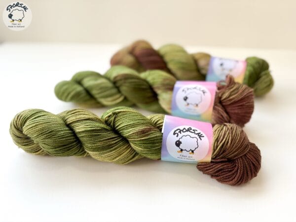 A21DEE6B-1DBA-4729-AA6D-D273B8663B49 Avocadosoep – zachtgroen merino sok- of DK-garen