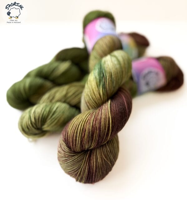 D16188BA-6378-4489-98BB-EB467866F8EA Avocadosoep – zachtgroen merino sok- of DK-garen